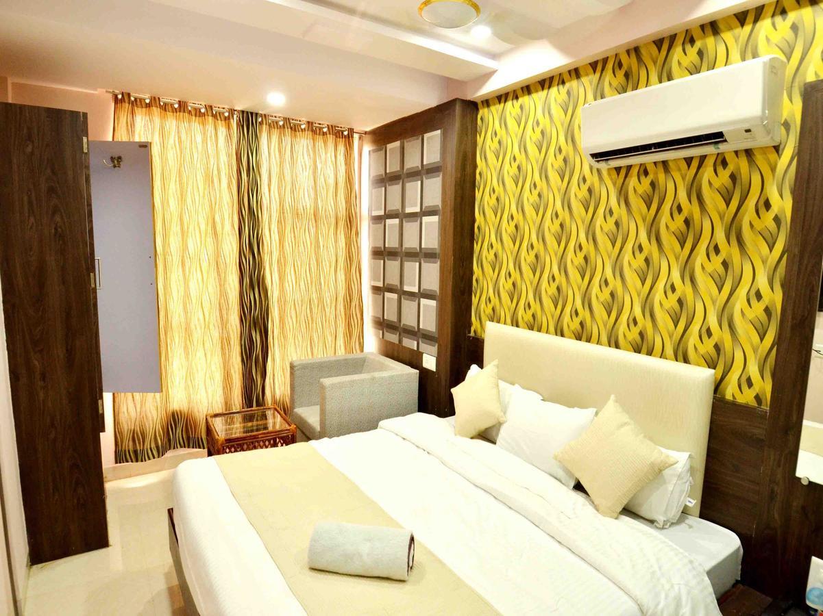 Oyo 2403 Hotel Aamantran Avenue اوجاين المظهر الخارجي الصورة