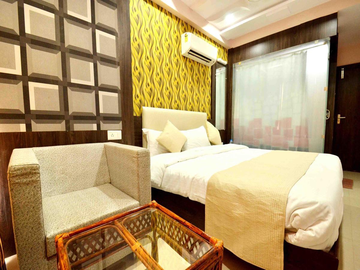 Oyo 2403 Hotel Aamantran Avenue اوجاين المظهر الخارجي الصورة