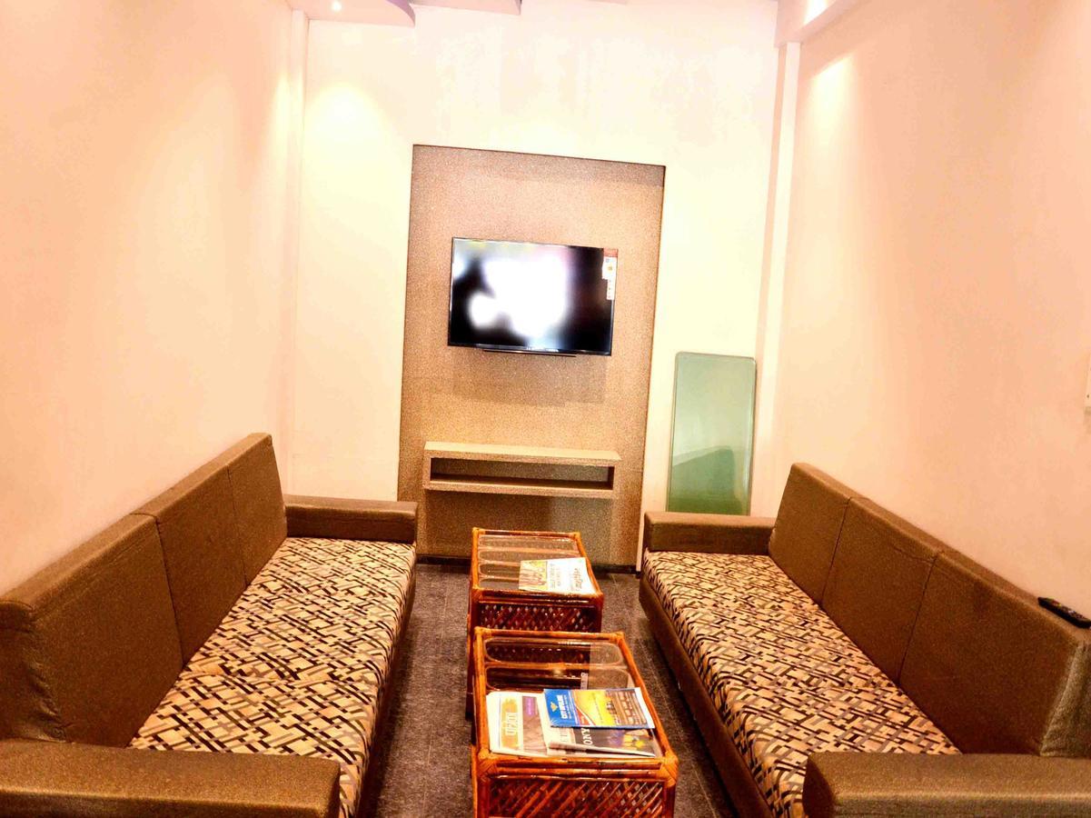 Oyo 2403 Hotel Aamantran Avenue اوجاين المظهر الخارجي الصورة