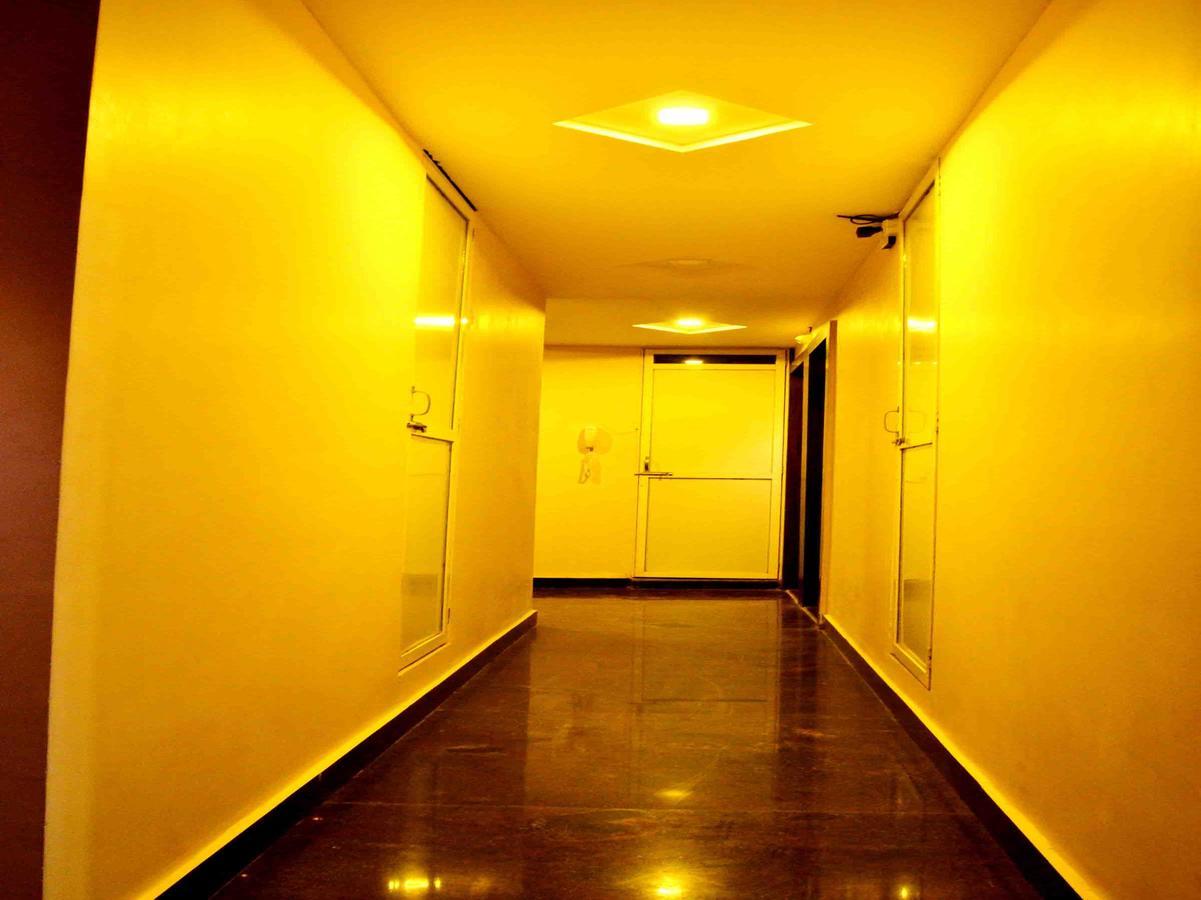 Oyo 2403 Hotel Aamantran Avenue اوجاين المظهر الخارجي الصورة