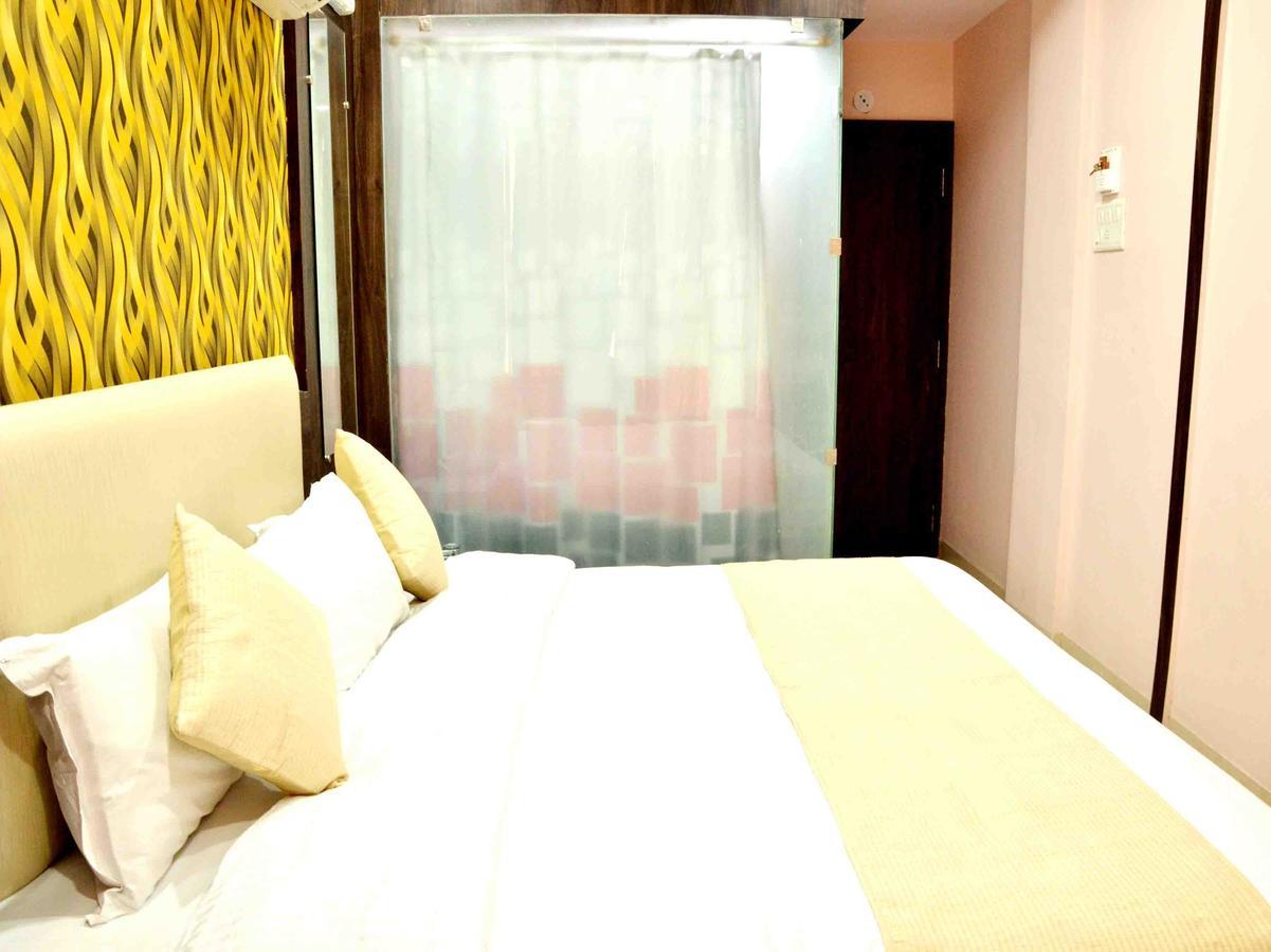 Oyo 2403 Hotel Aamantran Avenue اوجاين المظهر الخارجي الصورة
