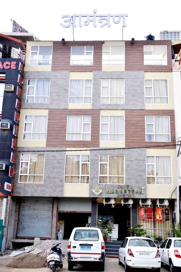 Oyo 2403 Hotel Aamantran Avenue اوجاين المظهر الخارجي الصورة