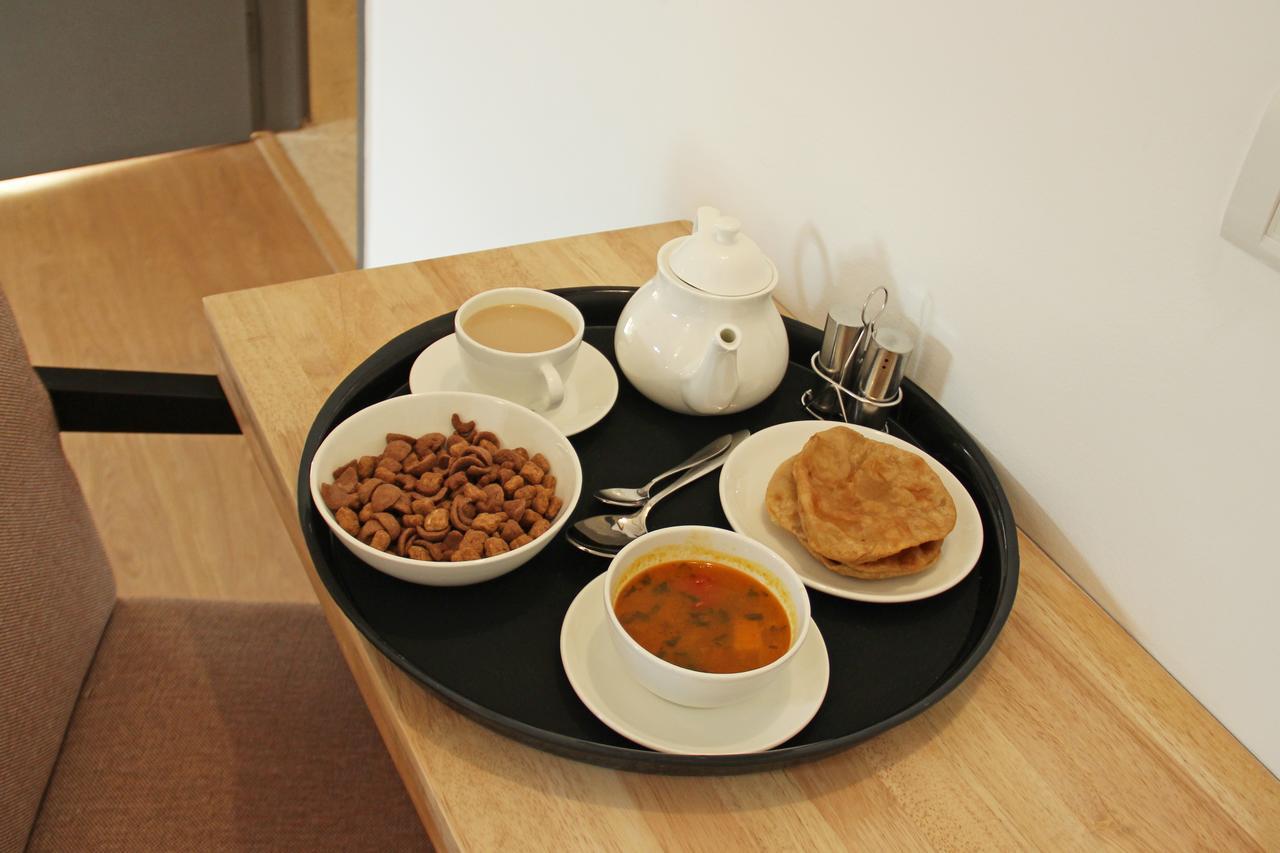 Oyo 2403 Hotel Aamantran Avenue اوجاين المظهر الخارجي الصورة