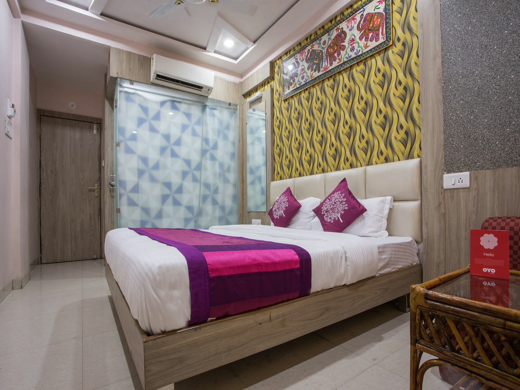 Oyo 2403 Hotel Aamantran Avenue اوجاين المظهر الخارجي الصورة